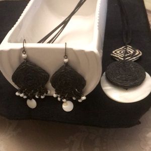 Black/white necklace/earring set. Not synthetic, it is all natural & artistic.